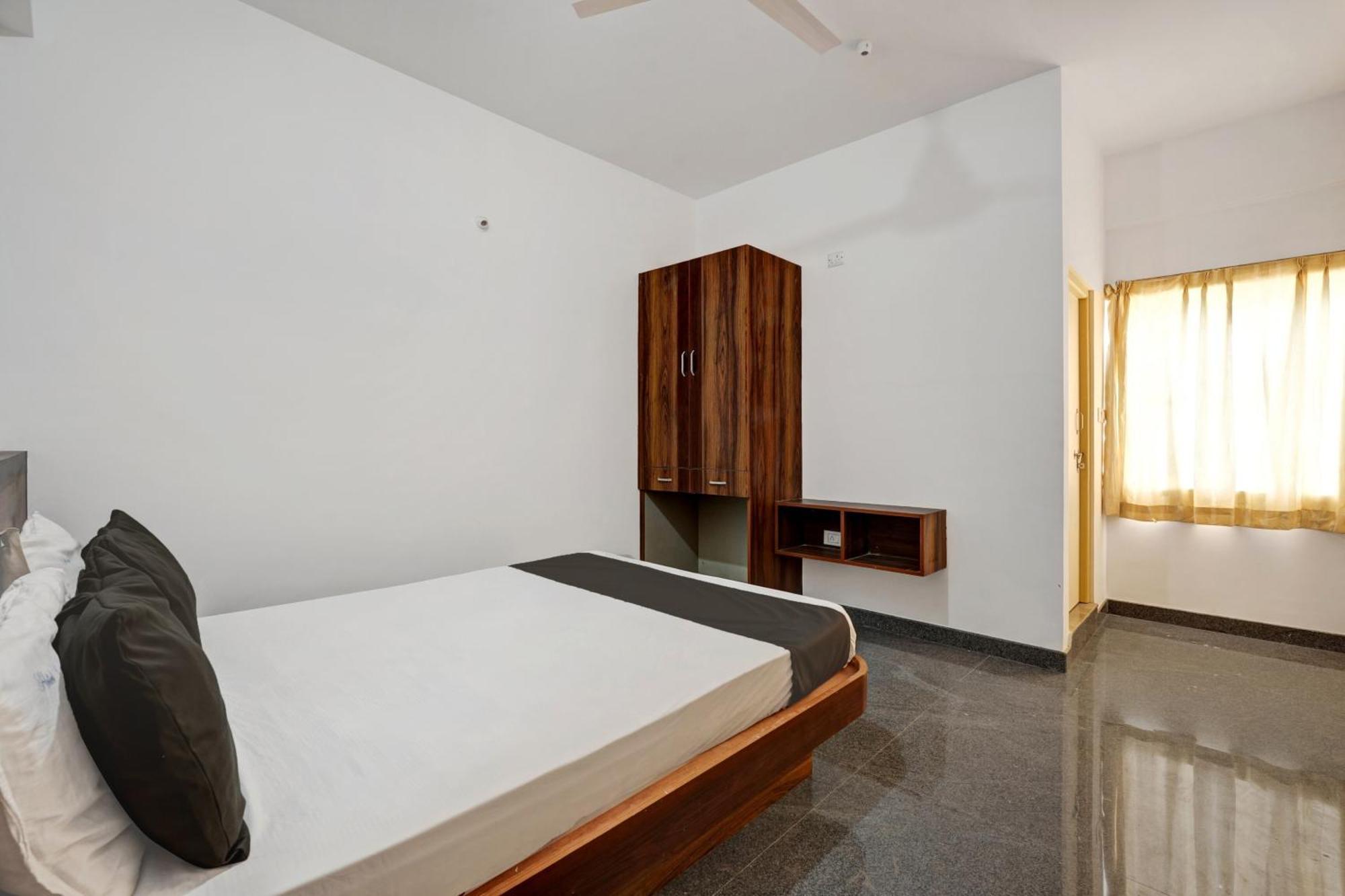 Oyo Hotel Bungalow Inn Lodging & Boarding Bangalore Exterior foto