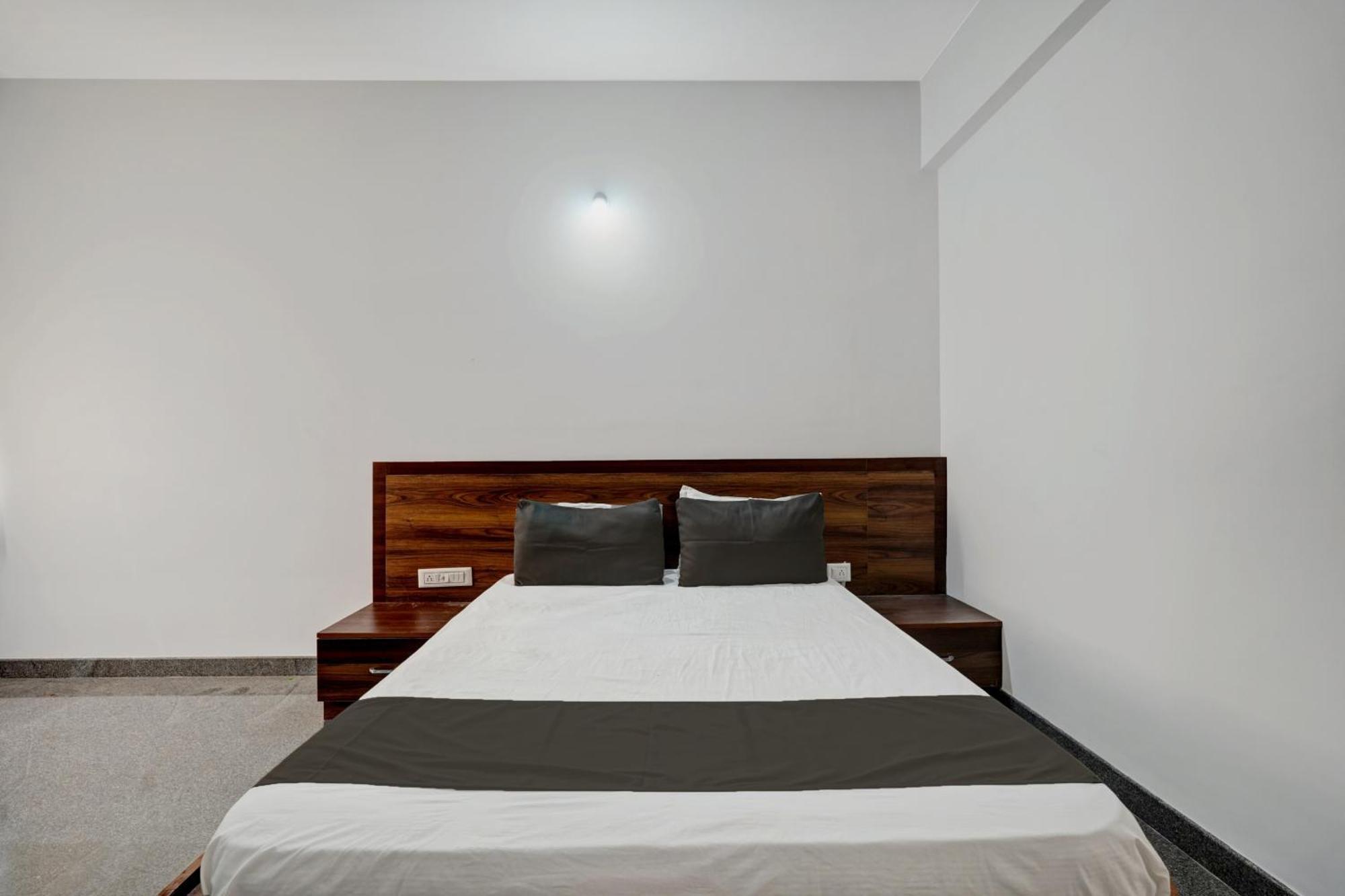 Oyo Hotel Bungalow Inn Lodging & Boarding Bangalore Exterior foto